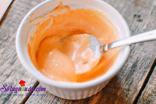 Hướng dẫn làm bánh mì kẹp thịt viên chiên cực ngon