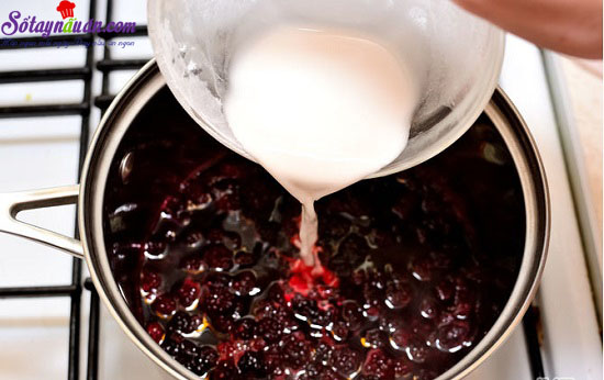 Hướng dẫn làm bánh quả mâm xôi nướng phủ đường hấp dẫn