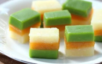 Hướng dẫn làm bánh sắn ba màu thơm ngon,mát lạnh