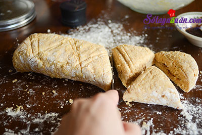 Hướng dẫn làm bánh scones hương quế giòn tan thơm ngon