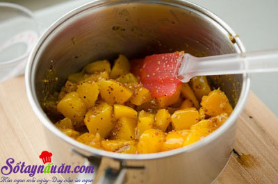 Hướng dẫn làm cá hồi xốt đào chua ngọt thơm ngon khó cưỡng