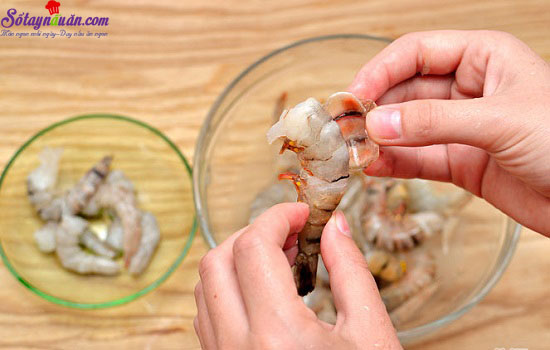 Hướng dẫn làm cà ri tôm ngon miễn chê