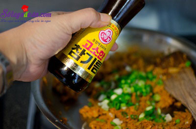 Hướng dẫn làm cơm nắm kim chi cá ngừ ngon tuyệt vời