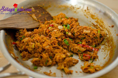 Hướng dẫn làm cơm nắm kim chi cá ngừ ngon tuyệt vời