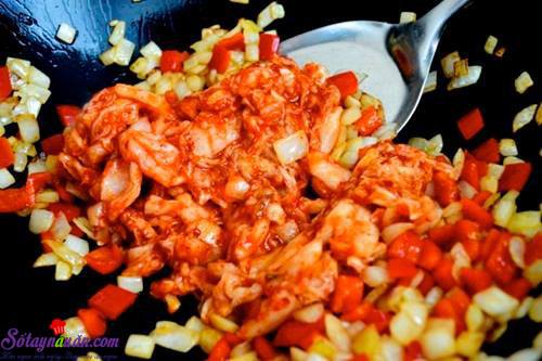 Hướng dẫn làm cơm rang thịt bò, kim chi ngon tuyệt hảo