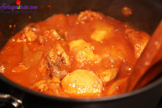 Hướng dẫn làm gà hầm cay kiểu Hàn ngon tuyệt