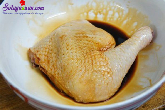 Hướng dẫn làm gà nướng mè siêu hấp dẫn từ nồi cơm điện