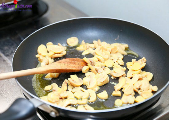 Hướng dẫn làm gà nướng nhồi thập cẩm ngon tuyệt