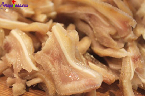 Hướng dẫn làm giò ngũ sắc độc đáo đón tết viên mãn