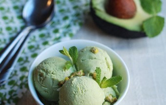 Hướng dẫn làm kem từ quả bơ thơm ngon mát lạnh