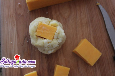 Hướng dẫn làm khoai tây chiên phô mai khiến bạn mê tít