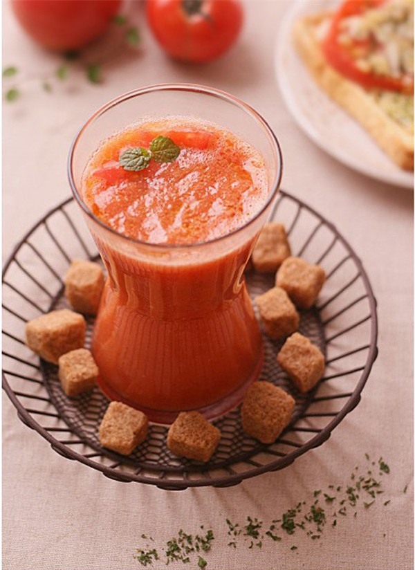 Hướng dẫn làm ly sinh tố cà chua mới lạ hấp dẫn