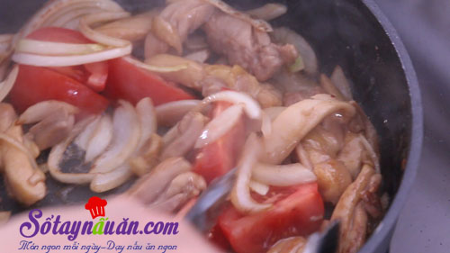 Hướng dẫn làm mì Ý xào thịt gà bổ dưỡng cho bữa sáng