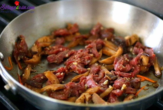 Hướng dẫn làm miến xào rau củ kiểu Hàn ngon mê ly