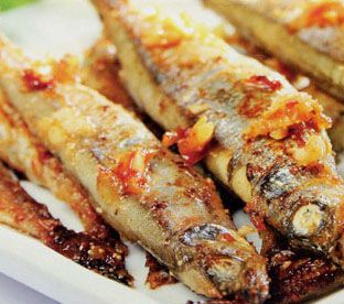 Hướng dẫn làm món cá trứng nướng muối ớt ngon tuyệt