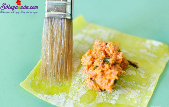 Hướng dẫn làm món hoành thánh kim chi ngon giòn rụm