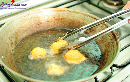 Hướng dẫn làm món hoành thánh kim chi ngon giòn rụm