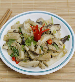 Hướng dẫn làm món nấm xào xả ớt dai ngon hấp dẫn