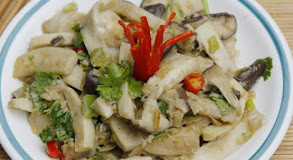 Hướng dẫn làm món nấm xào xả ớt dai ngon hấp dẫn