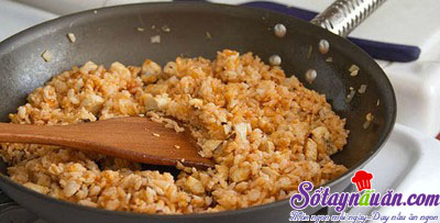 Hướng dẫn làm món trứng bọc cơm vừa ngon vừa đẹp mắt