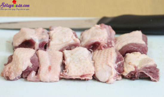 Hướng dẫn làm món vịt om sấu thơm ngon hấp dẫn