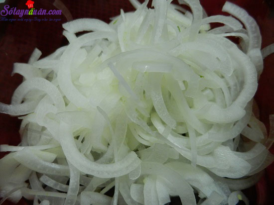 Hướng dẫn làm nộm gà hành tây thơm ngon bổ dưỡng