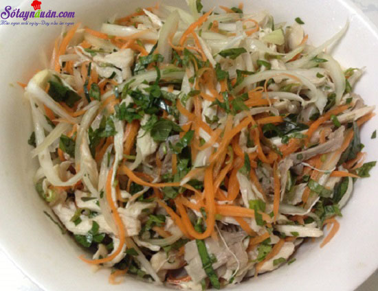 Hướng dẫn làm nộm gà hành tây thơm ngon bổ dưỡng