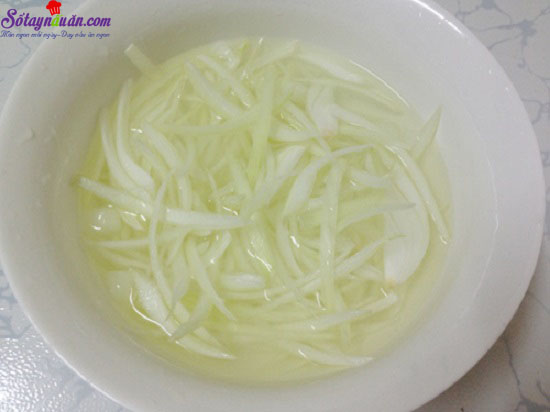 Hướng dẫn làm nộm gà hành tây thơm ngon bổ dưỡng