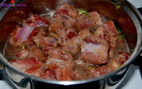 Hướng dẫn làm sườn heo kho vị miền Tây ngon tuyệt