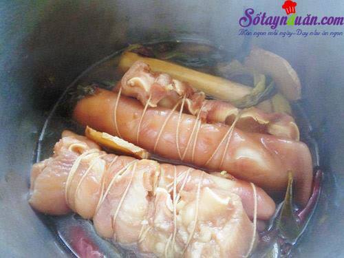 Hướng dẫn làm tai heo ngũ vị cuộn giòn ngon tuyệt hảo