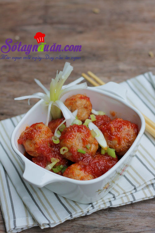 Hướng dẫn làm thịt viên bọc trứng cút sốt cà chua ngon