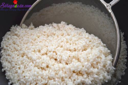 Hướng dẫn làm xôi gà lá sen ngon tuyệt hảo