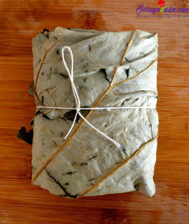 Hướng dẫn làm xôi gà lá sen ngon tuyệt hảo