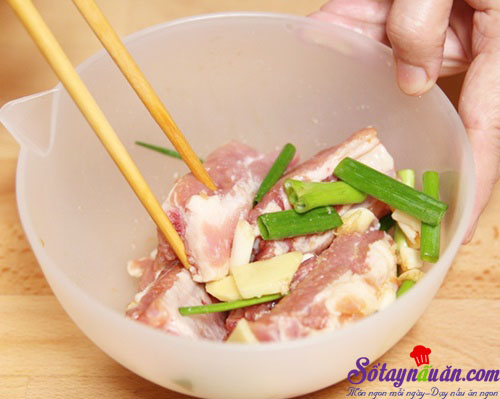 Hướng dẫn món sườn chiên tỏi tẩm bột giòn ngon ngất ngây