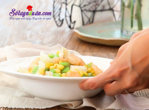 Hướng dẫn món tôm xào thập cẩm cực thơm ngon