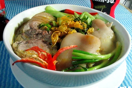 Hướng dẫn nấu bún chân giò ngon cho bữa sáng