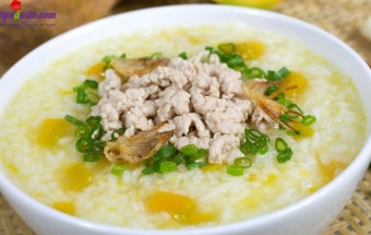 Hướng dẫn nấu cháo sườn heo cà rốt cho bé ăn dặm