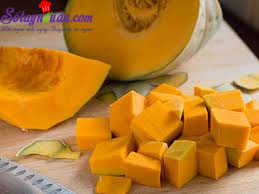 Hướng dẫn nấu cháo tôm bí đỏ ngon tuyệt cho bé