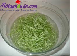 Hướng dẫn nộm rau muống giòn ngon miễn chê