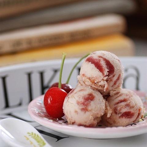 Cách làm kem anh đào