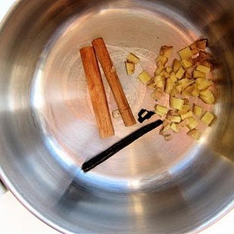 Cách làm kem bí đỏ hương quế