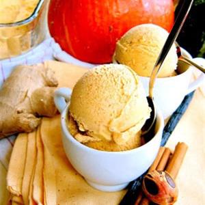 Cách làm kem bí đỏ hương quế