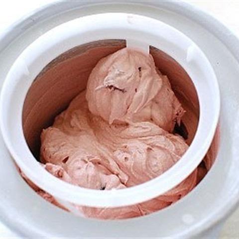 Cách làm kem cherry ngọt ngào