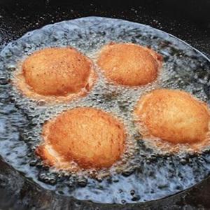 Cách làm kem chiên bánh sandwich