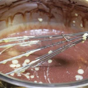 Cách làm kem chocolate lạnh mát