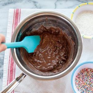 Cách làm kem chuối nhúng chocolate