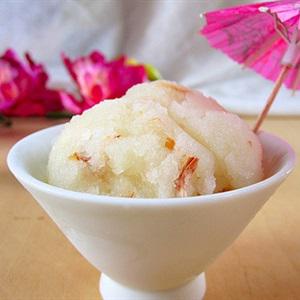 Cách làm kem đá vải và dừa