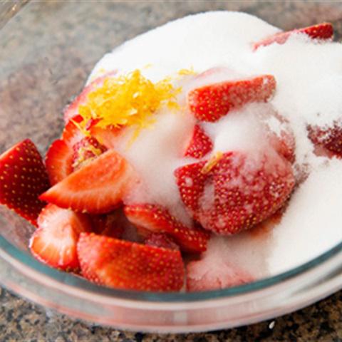 Cách làm kem dâu chocolate