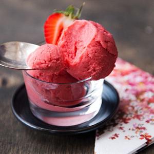 Cách làm kem dâu sữa chua