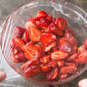 Cách làm kem dâu sữa